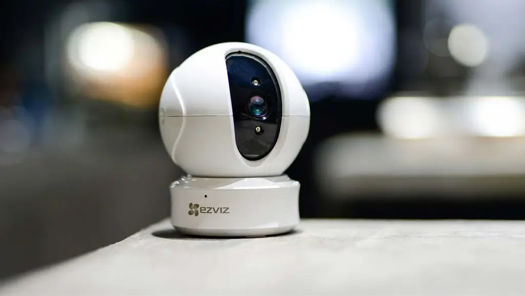 دوربین ezviz 2k 4mp مناسب اتاق کودک